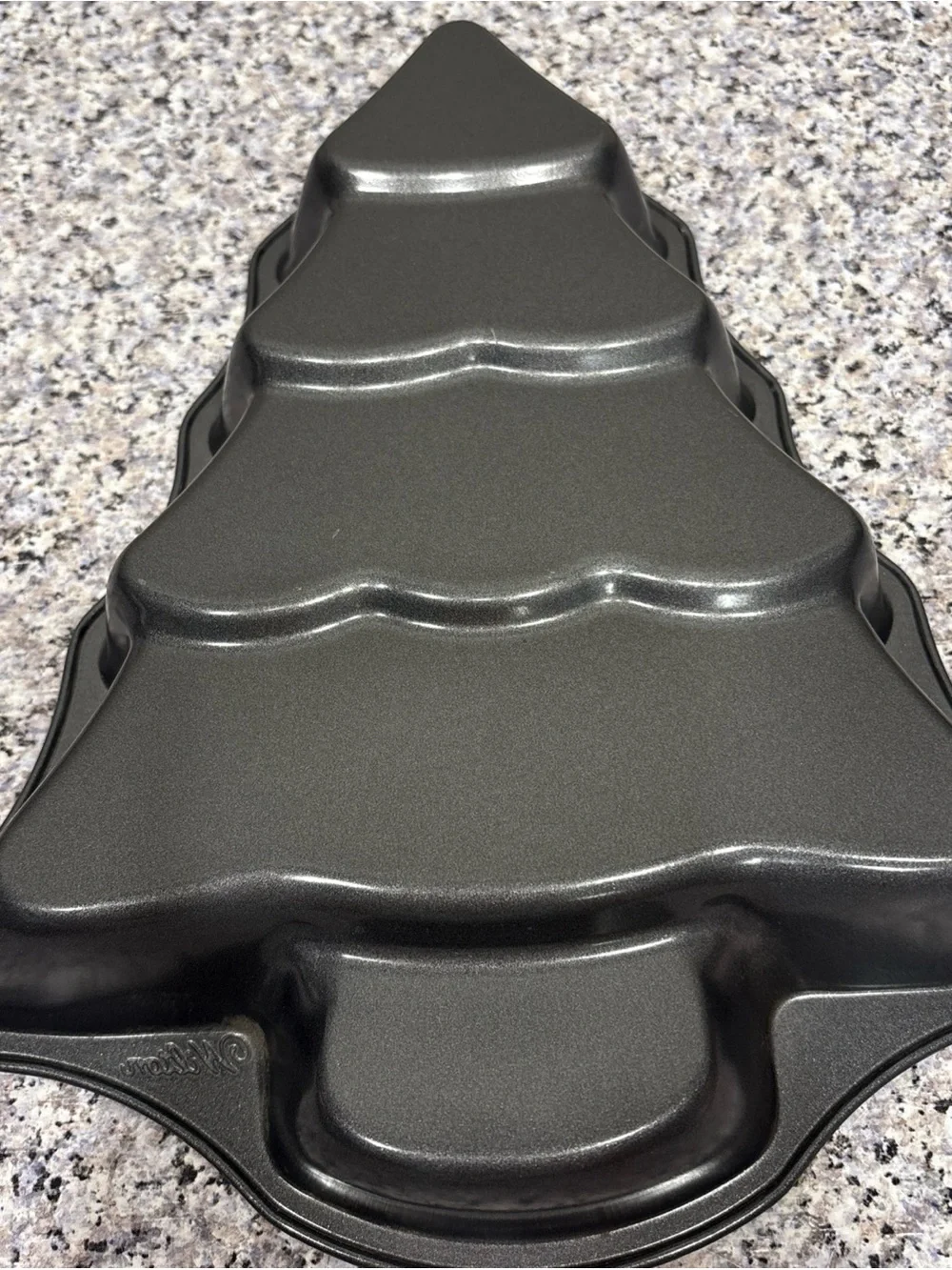 wilton christmas tree cake pan